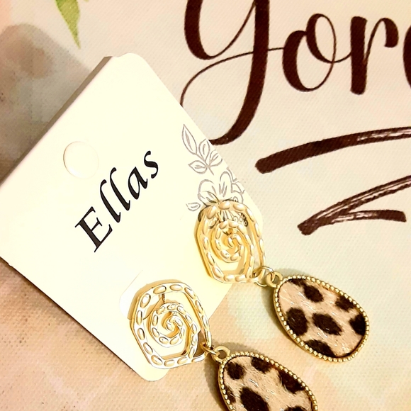 Leopard Print Drop Earrings - Gold - Picture 2 of 2